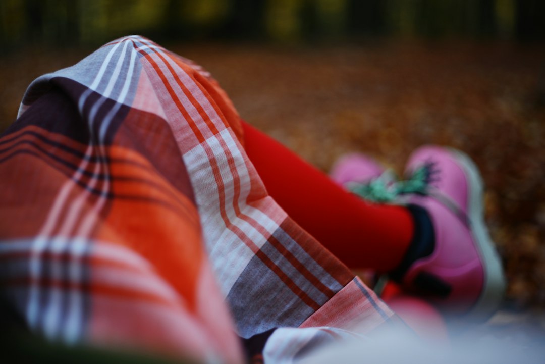 Turn Heads This Autumn with Vibrant Fall Pattern Leggings